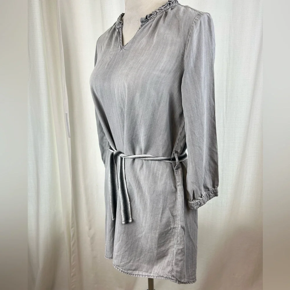 Chelsea & Violet Gray V-Neck‎ Tie-Waist Casual Dress